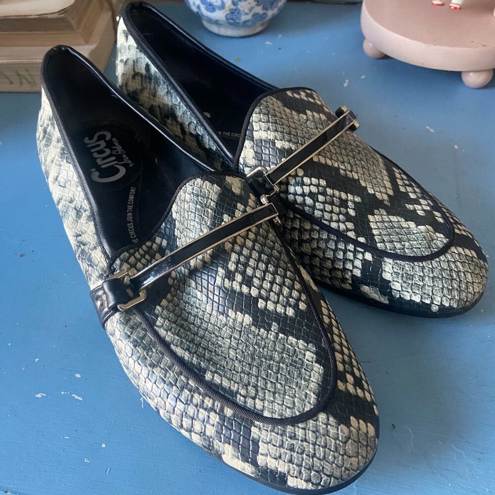 CIRCUS by SAM EDELMAN Women's US8.5 Blk & Wht Leather Snakeskin-embossed Loafer